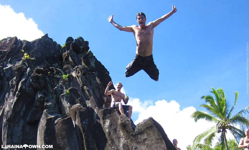 Hawaii Cliff Diving